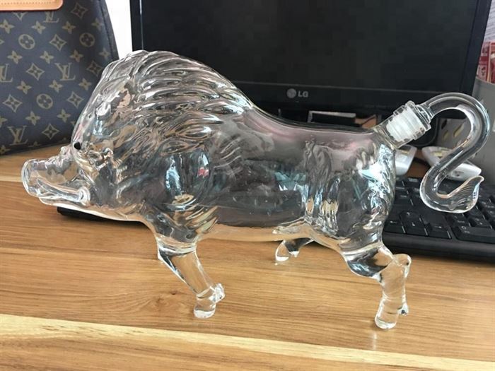 chai rượu hình heo