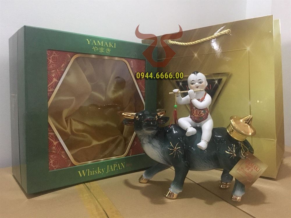 Rượu con Trâu sứ Yamaki - chú bé chăn trâu thổi sáo