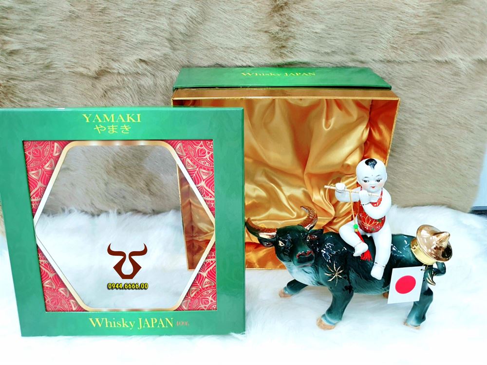 Rượu con Trâu sứ Yamaki - chú bé chăn trâu thổi sáo