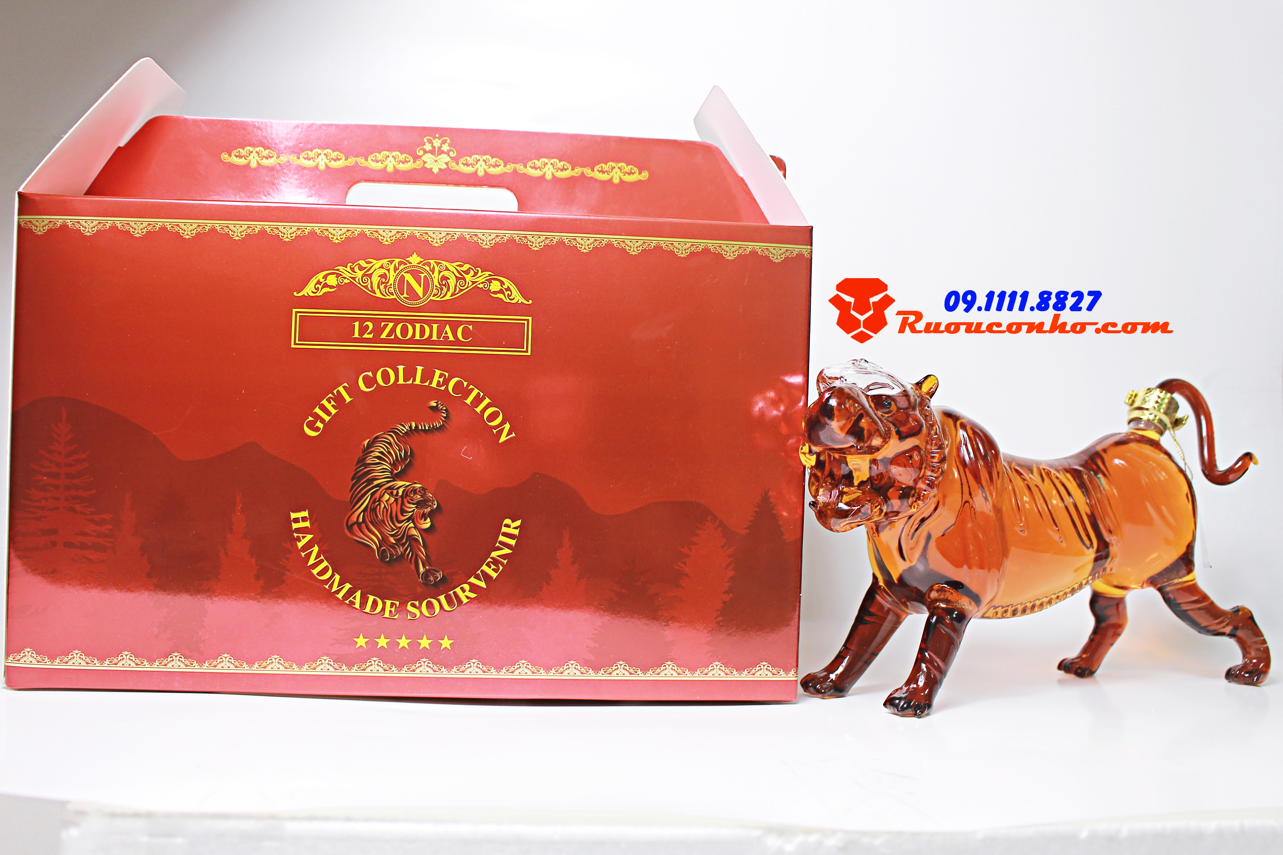 Rượu con hổ thủy tinh Nga