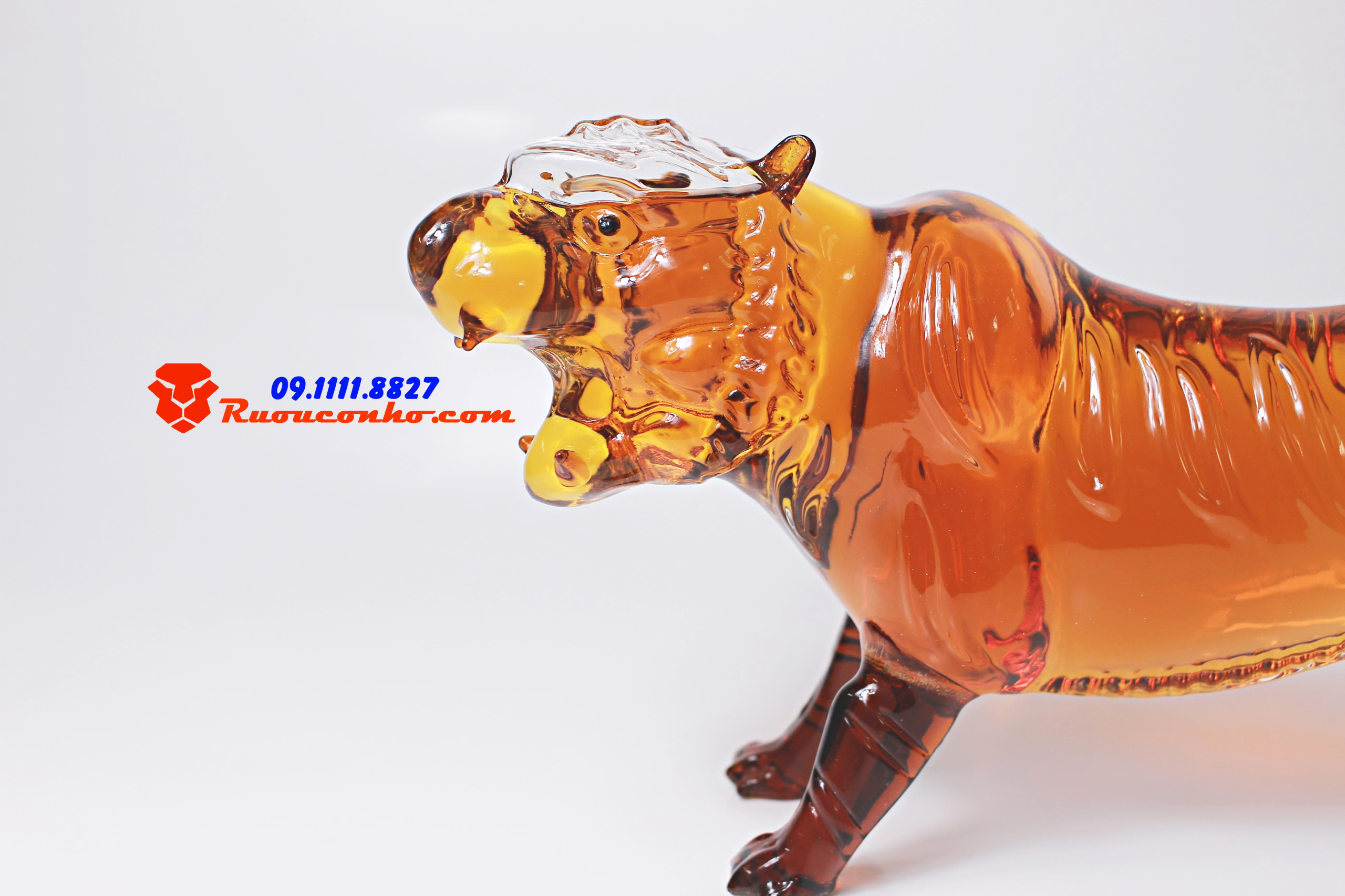 Rượu con hổ thủy tinh Nga