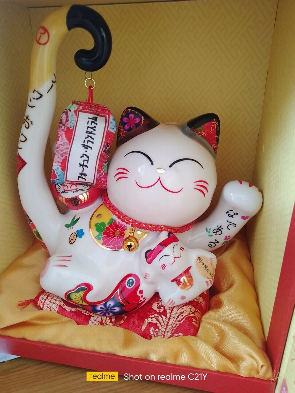 Rượu con mèo sứ Yamaki